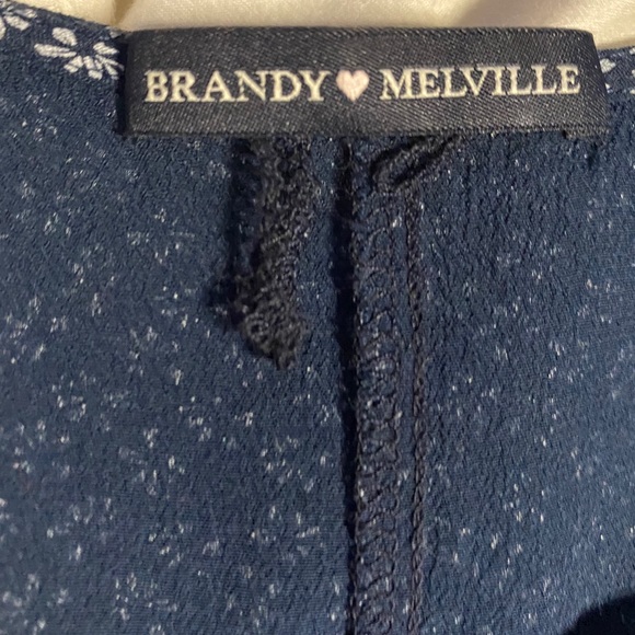 Brandy Melville Robbie Dress - Picture 4 of 5